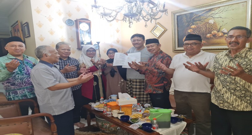 Penandatangan Hibah Tanah, Gedung, dan Yayasan